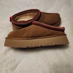 Womens UGG Tazz